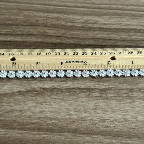 Silver Floral Bracelet Q592 - Picture 4 of 5